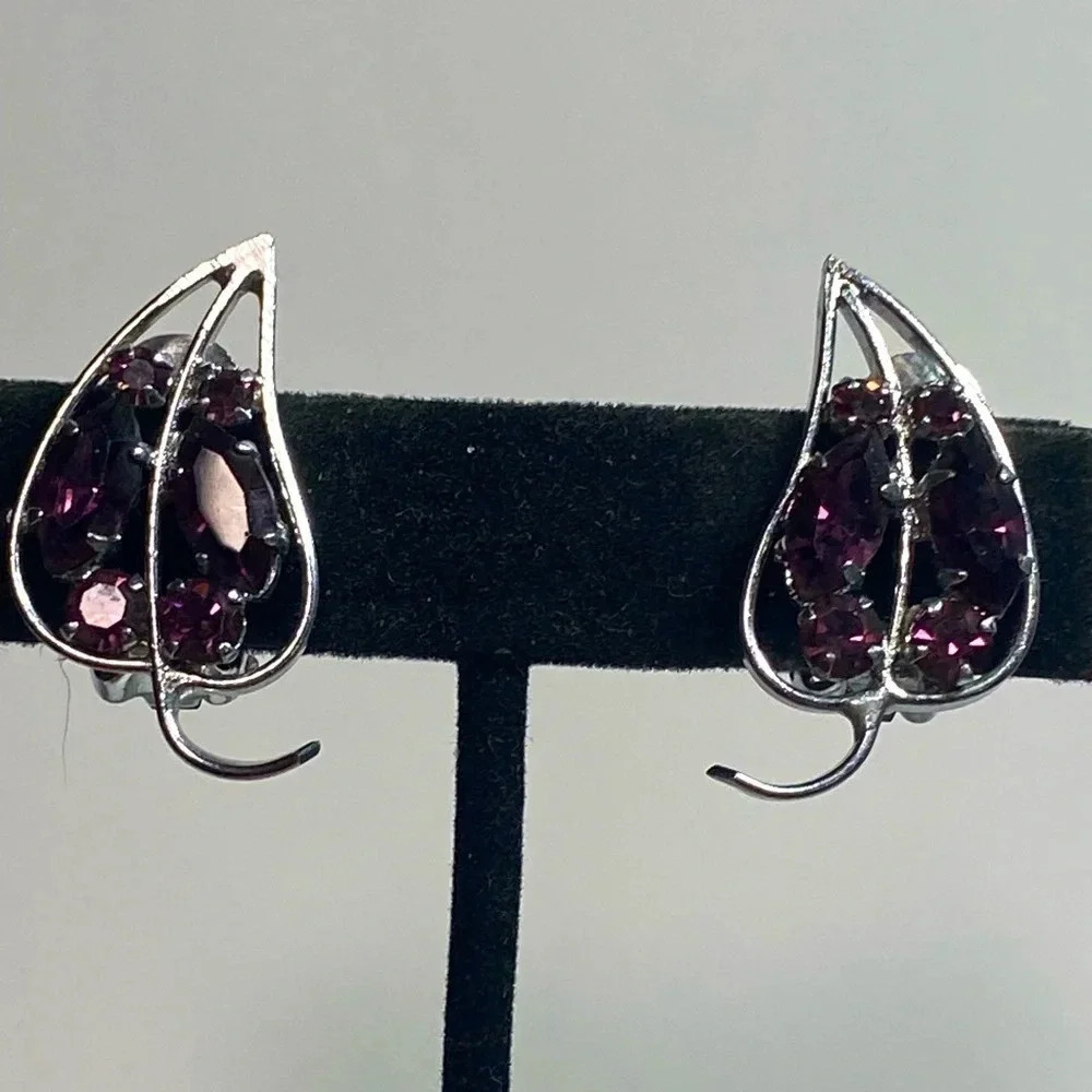 VINTAGE SILVER AND "AMETHYST" LOOKING STONES IN LEAF CLIP ON EARRINGS